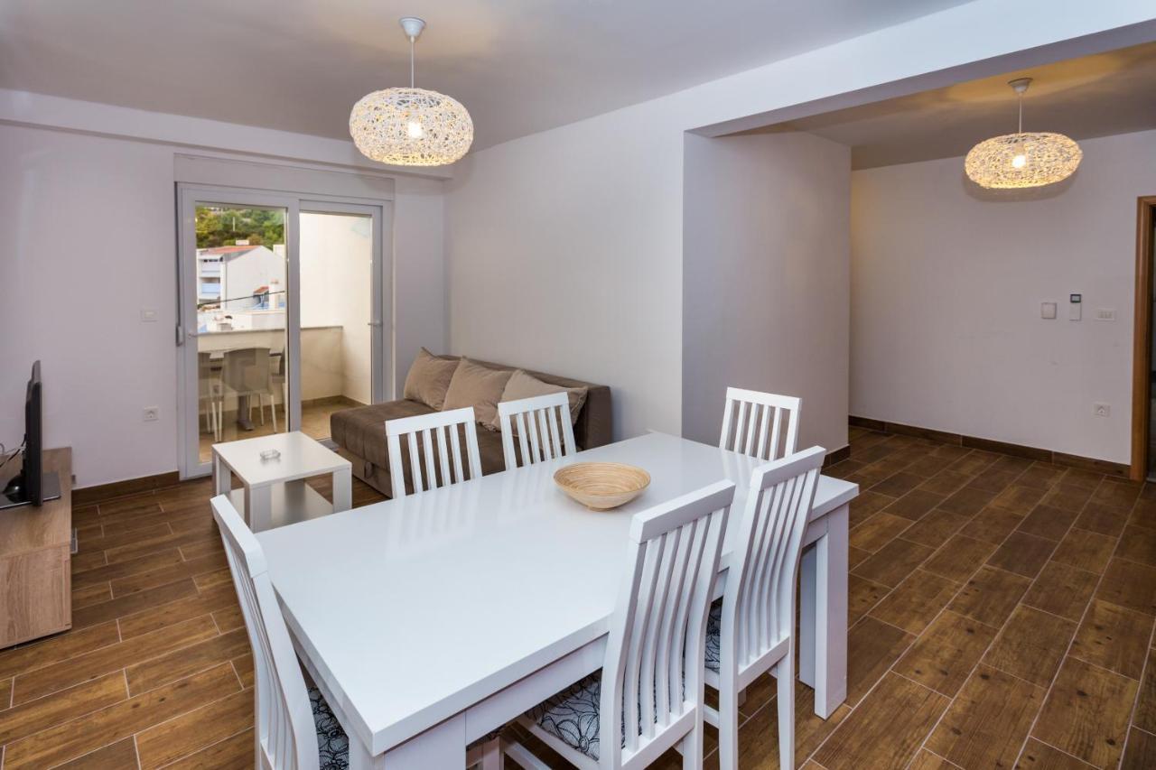 Apartament Holiday Home *