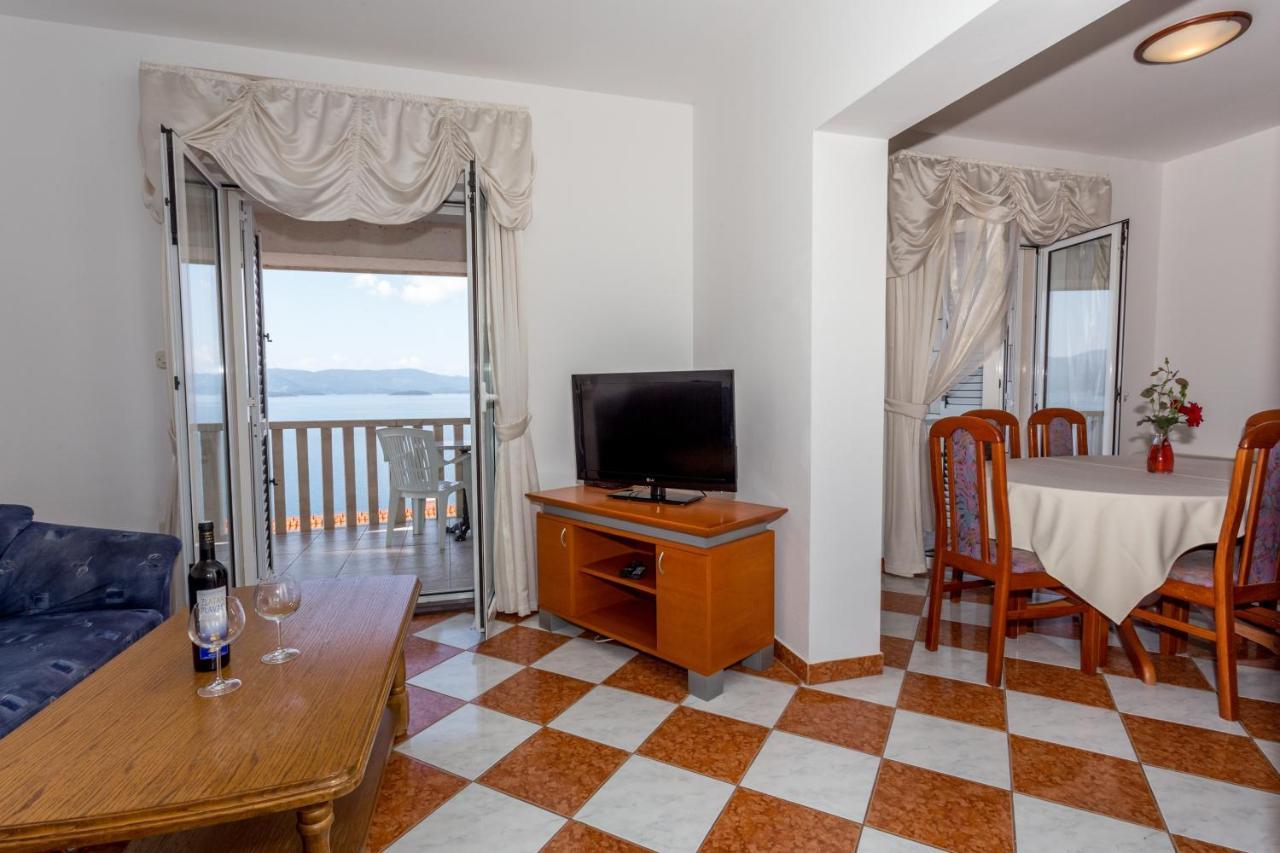 Apartament Holiday Home Komarna