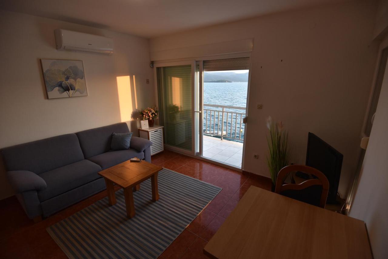Holiday Home *